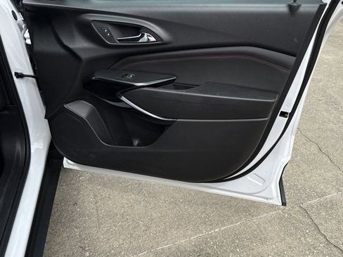 Used 2025 Chevrolet Trax RS w/ Driver Confidence Package image 14