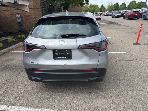 Used 2023 Honda HR-V LX image 11