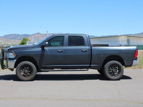 Used 2016 RAM 3500 Tradesman w/ Chrome Appearance Group AWD/4WD image 2
