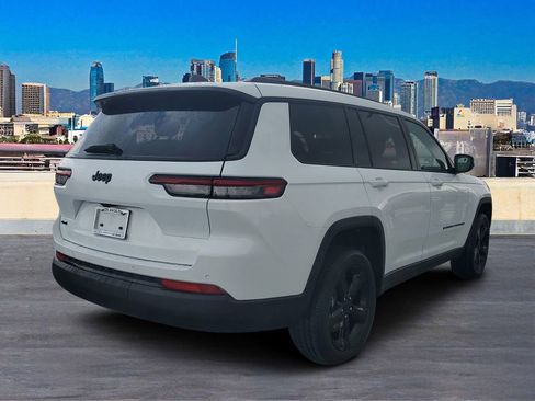 New 2025 Jeep Grand Cherokee L Altitude image 4