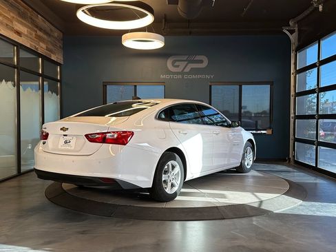Used 2024 Chevrolet Malibu LS FWD image 3