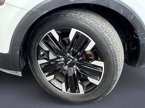 Used 2023 Kia Telluride SX image 3