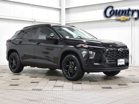 New 2026 Chevrolet Trax LT w/ Midnight Edition FWD image 1