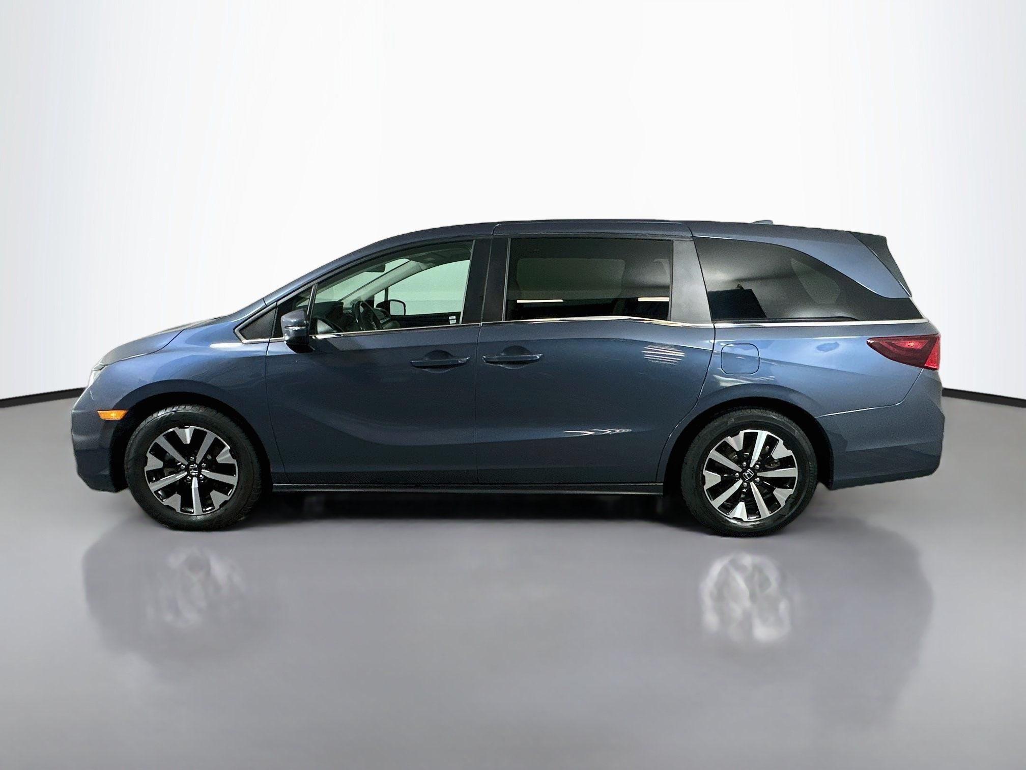 Used 2025 Honda Odyssey EX-L image 4