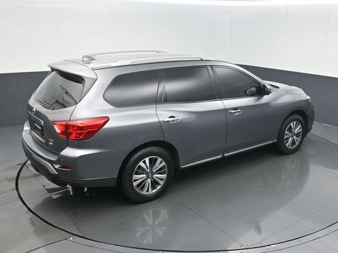 Used 2020 Nissan Pathfinder SV image 21