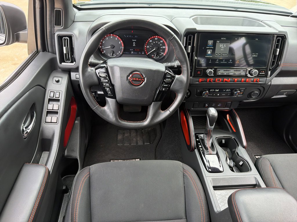 Used 2025 Nissan Frontier PRO-4X AWD/4WD image 21