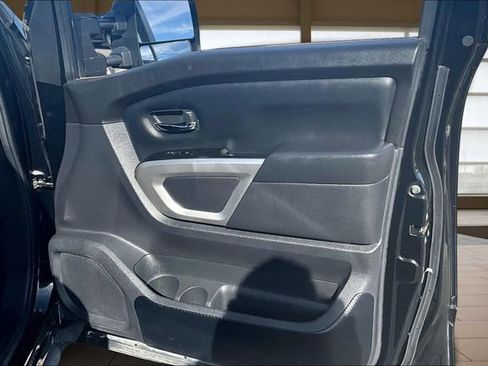 Used 2024 Nissan Titan SV w/ SV Convenience Package image 24