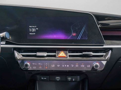 Certified 2023 Kia Niro EX FWD image 12