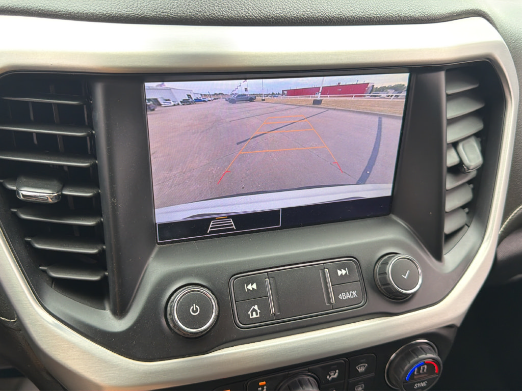 Used 2022 GMC Acadia SLE w/ Driver Convenience Package FWD image 26