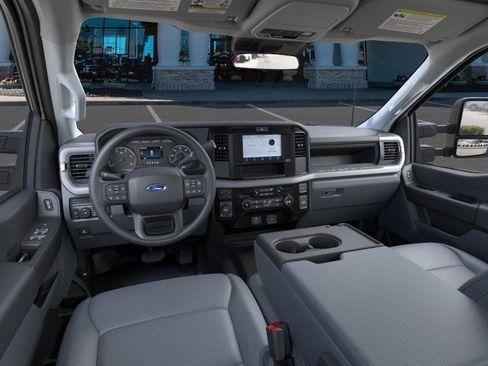 Used 2025 Ford F250 XL image 9