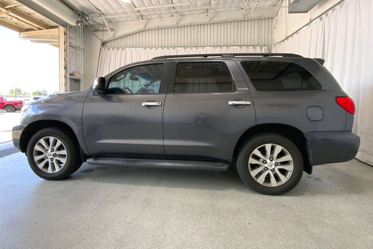 Used 2016 Toyota Sequoia Limited w/ Safety & Convenience Package RWD image 26