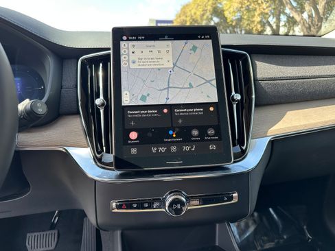 Used 2025 Volvo XC90 T8 Plus w/ Protection Package Premier image 12