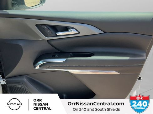 Used 2025 Chevrolet Traverse LT FWD image 10
