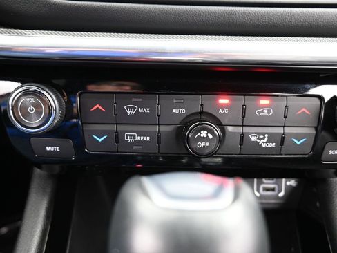 Used 2023 Jeep Compass High Altitude image 38