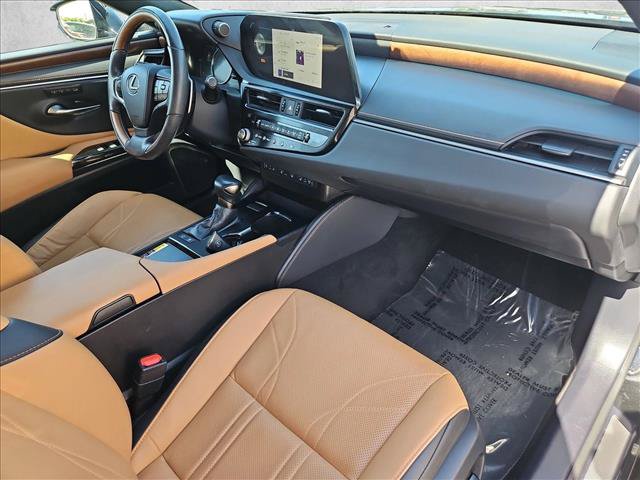 Used 2024 Lexus ES 300h w/ Luxury Package FWD image 22