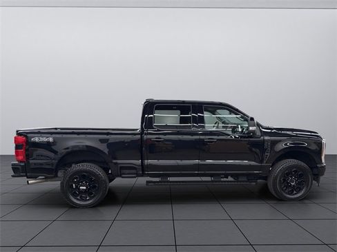 Used 2024 Ford F250 Lariat w/ Black Appearance Package image 7