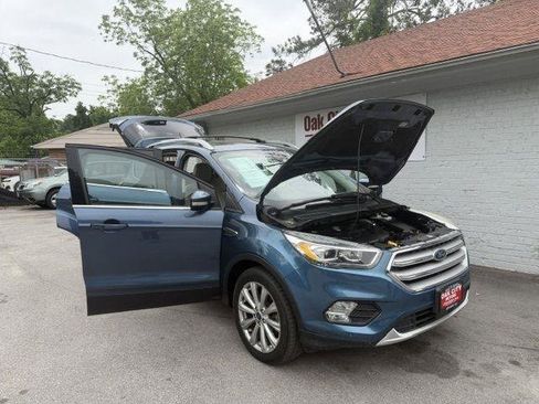 Used 2018 Ford Escape Titanium w/ Ford Safe & Smart Package AWD/4WD image 8