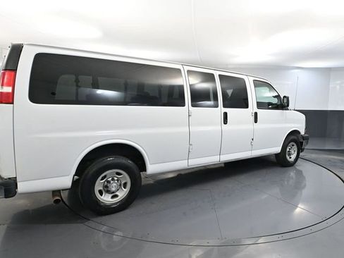 Used 2017 Chevrolet Express 3500 LT w/ LT Preferred Equipment Group image 4