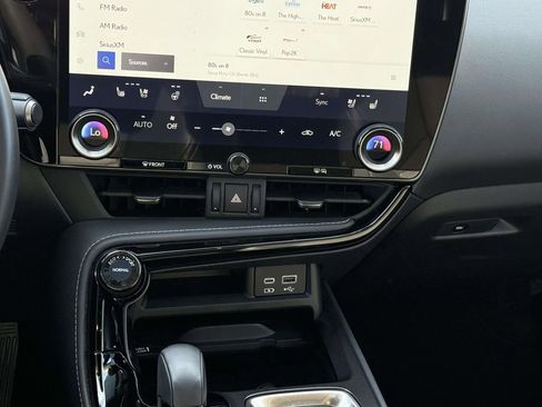 Used 2024 Lexus NX 350h AWD image 19