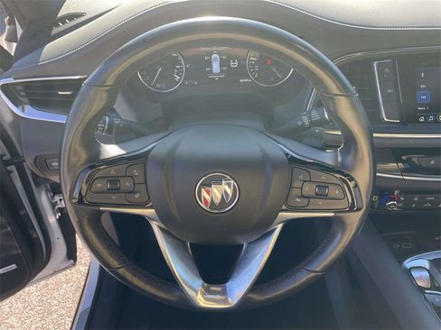 Used 2024 Buick Enclave Premium image 17
