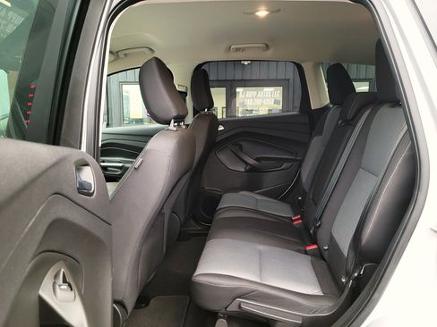 Used 2018 Ford Escape SE image 18