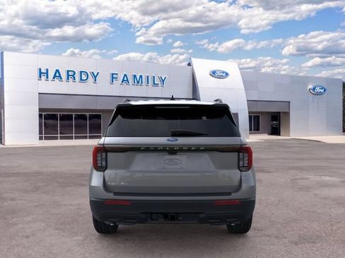 New 2026 Ford Explorer Active RWD image 5