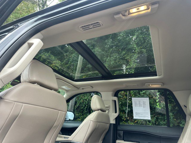 Used 2024 Ford Expedition Limited RWD image 18