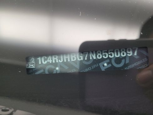 Used 2022 Jeep Grand Cherokee Limited image 33