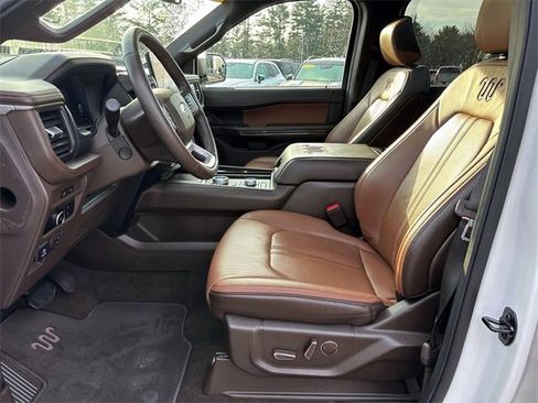 Used 2024 Ford Expedition King Ranch image 10