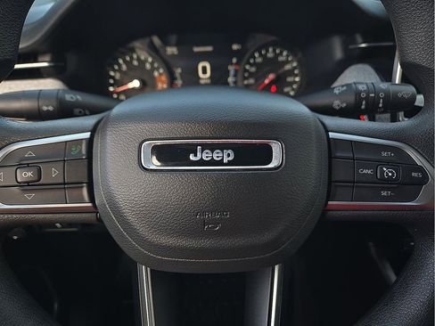 Used 2025 Jeep Compass Sport AWD/4WD image 20