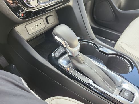 Used 2020 Buick Encore GX Select AWD/4WD image 33