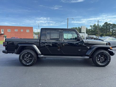 New 2025 Jeep Gladiator Sport image 2