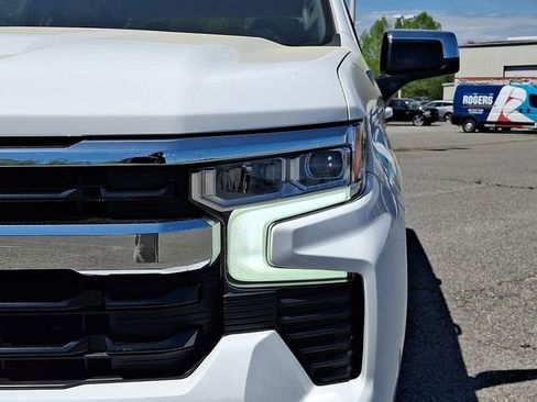 Used 2022 Chevrolet Silverado 1500 LT image 9