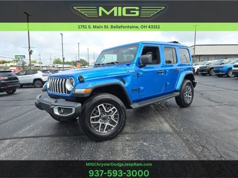 Used 2025 Jeep Wrangler Unlimited Sahara w/ Safety Group AWD/4WD image 1