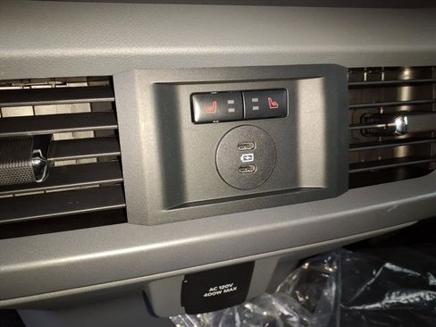 New 2025 Ford F150 Lariat w/ Equipment Group 502A High image 16