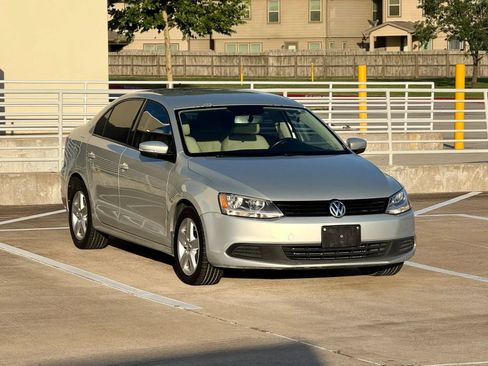 Used 2012 Volkswagen Jetta TDI FWD image 17