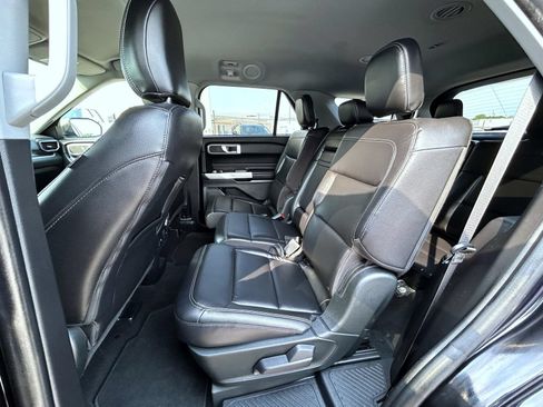 Used 2021 Ford Explorer XLT w/ Equipment Group 202A AWD/4WD image 20