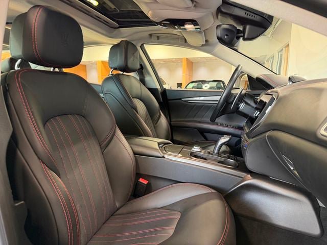 Used 2021 Maserati Ghibli S Q4 AWD/4WD image 23