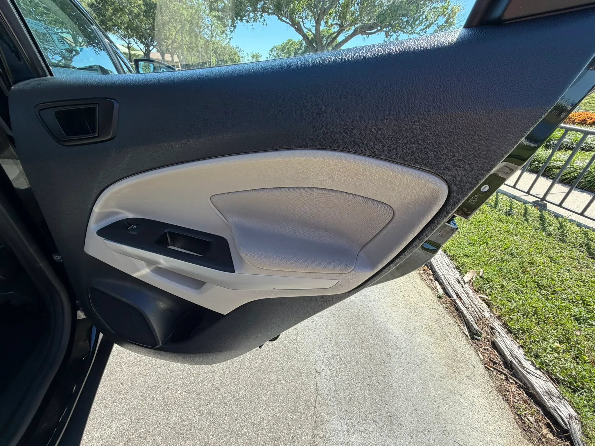 Used 2020 Ford EcoSport S AWD/4WD image 23