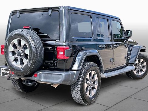 Used 2018 Jeep Wrangler Unlimited Sahara w/ Dual Top Group image 12