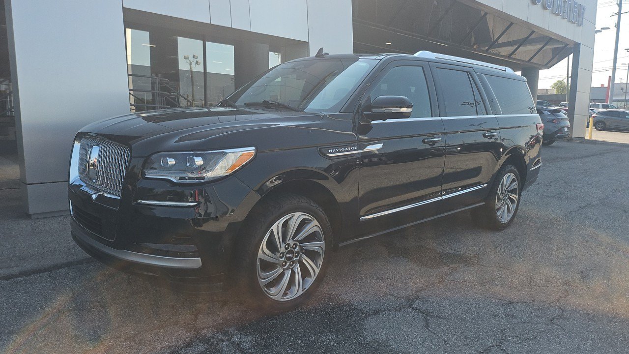 Used 2022 Lincoln Navigator L Reserve AWD/4WD image 8
