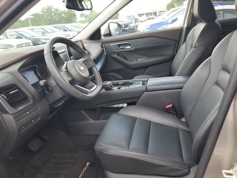 Used 2021 Nissan Rogue SL image 12