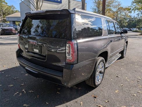 Used 2017 GMC Yukon XL SLT w/ Open Road Package image 4