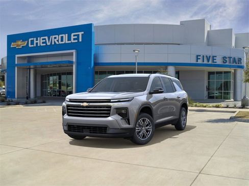 New 2026 Chevrolet Traverse LT w/ Driver Confidence Package image 8