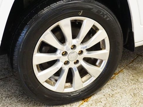 Used 2016 Jeep Cherokee Overland w/ Technology Group image 10