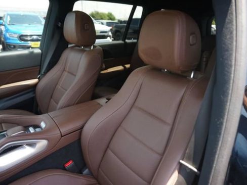 Used 2025 Mercedes-Benz GLS 450 4MATIC image 10