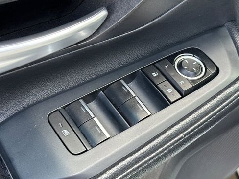 Used 2025 Toyota Grand Highlander AWD image 13