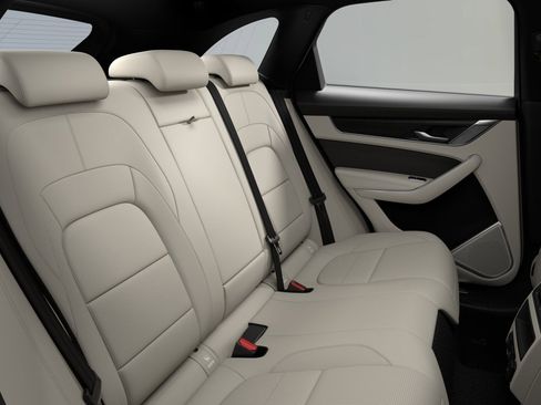 New 2026 Jaguar F-PACE R-Dynamic S image 6