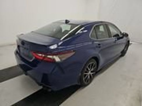 Used 2024 Toyota Camry SE FWD image 4