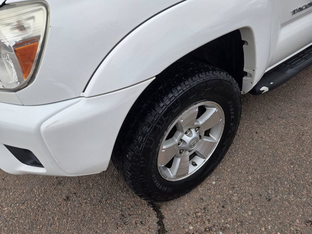 Used 2012 Toyota Tacoma 4x4 Double Cab w/ TRD Sport Pkg image 5